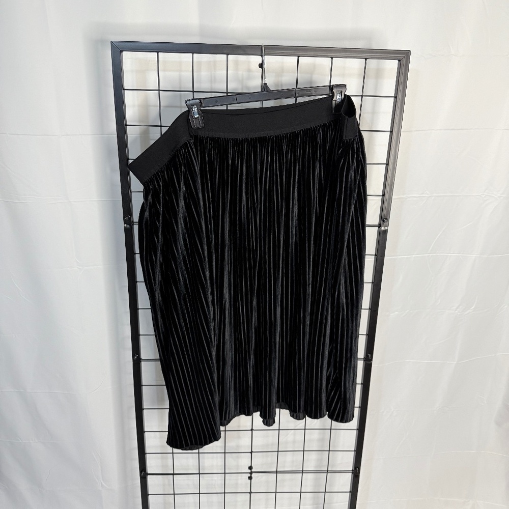 Torrid 5X Black Velvet Flare Skirt